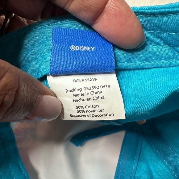 Disney’s Frozen Cap - Picture 5 of 5